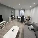 Maison Des Volcans - 3 Doubles - Avec Terrasse Et Wifi - 8 Couchages * Ceyrat