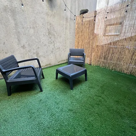 Maison Des Volcans - 3 Doubles - Avec Terrasse Et Wifi - 8 Couchages