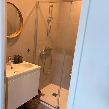 Maison Des Volcans - 3 Doubles - Avec Terrasse Et Wifi - 8 Couchages *