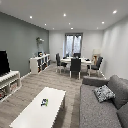 Maison Des Volcans - 3 Doubles - Avec Terrasse Et Wifi - 8 Couchages * Ceyrat