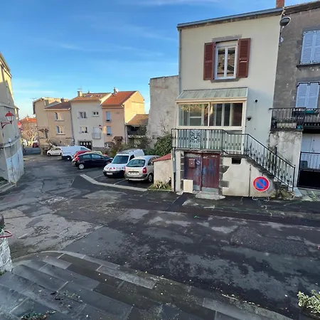 Dom wakacyjny Maison Des Volcans - 3 Doubles - Avec Terrasse Et Wifi - 8 Couchages *