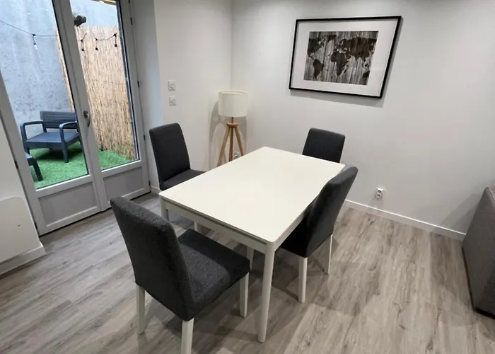 Maison Des Volcans - 3 Doubles - Avec Terrasse Et Wifi - 8 Couchages * Ceyrat