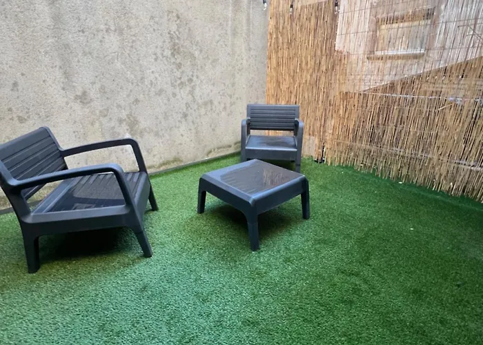 Maison Des Volcans - 3 Doubles - Avec Terrasse Et Wifi - 8 Couchages