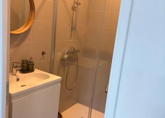 Maison Des Volcans - 3 Doubles - Avec Terrasse Et Wifi - 8 Couchages *